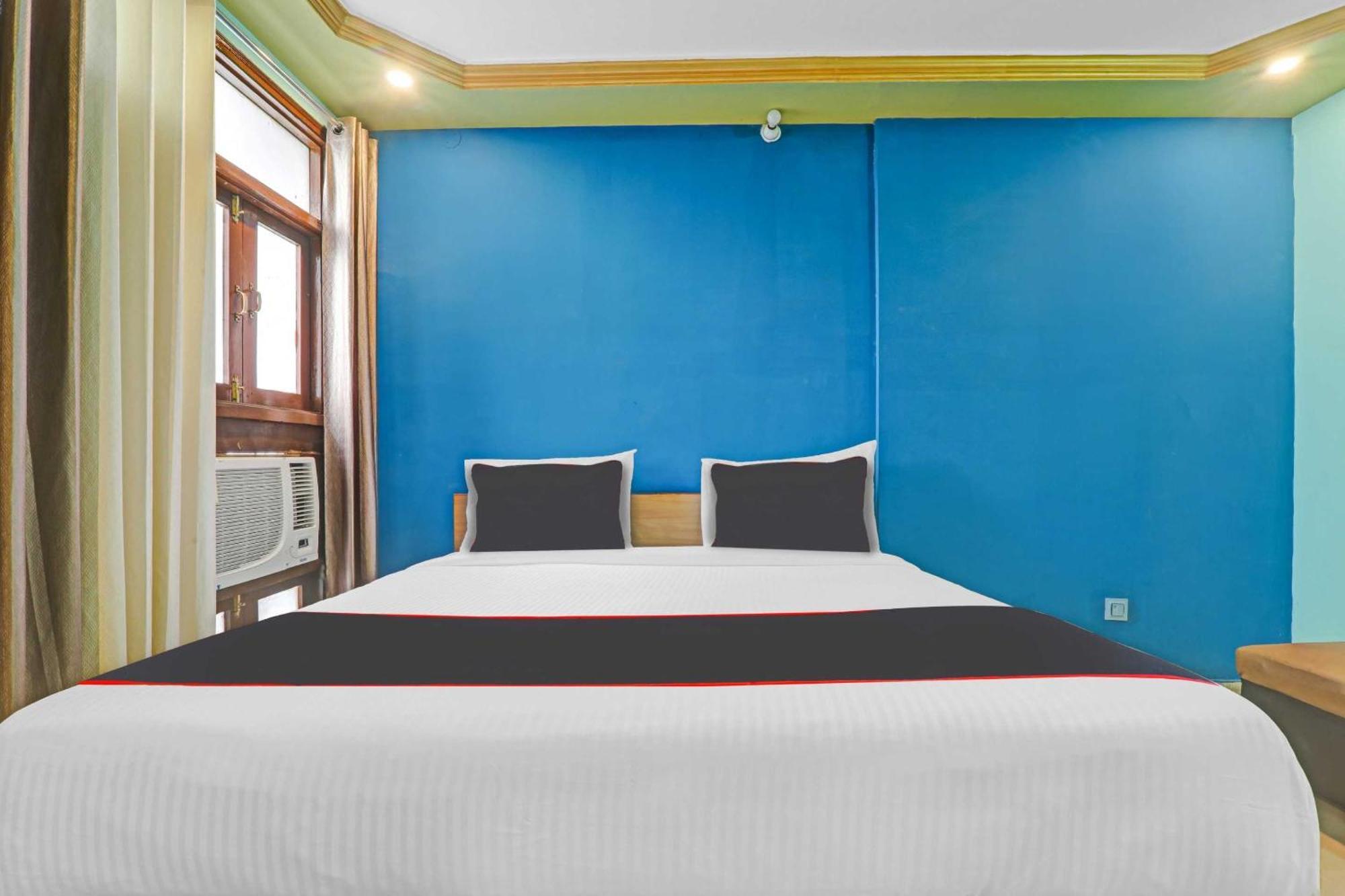 Collection O Premier Near Hazratganj Hotel Lakhnau Kültér fotó