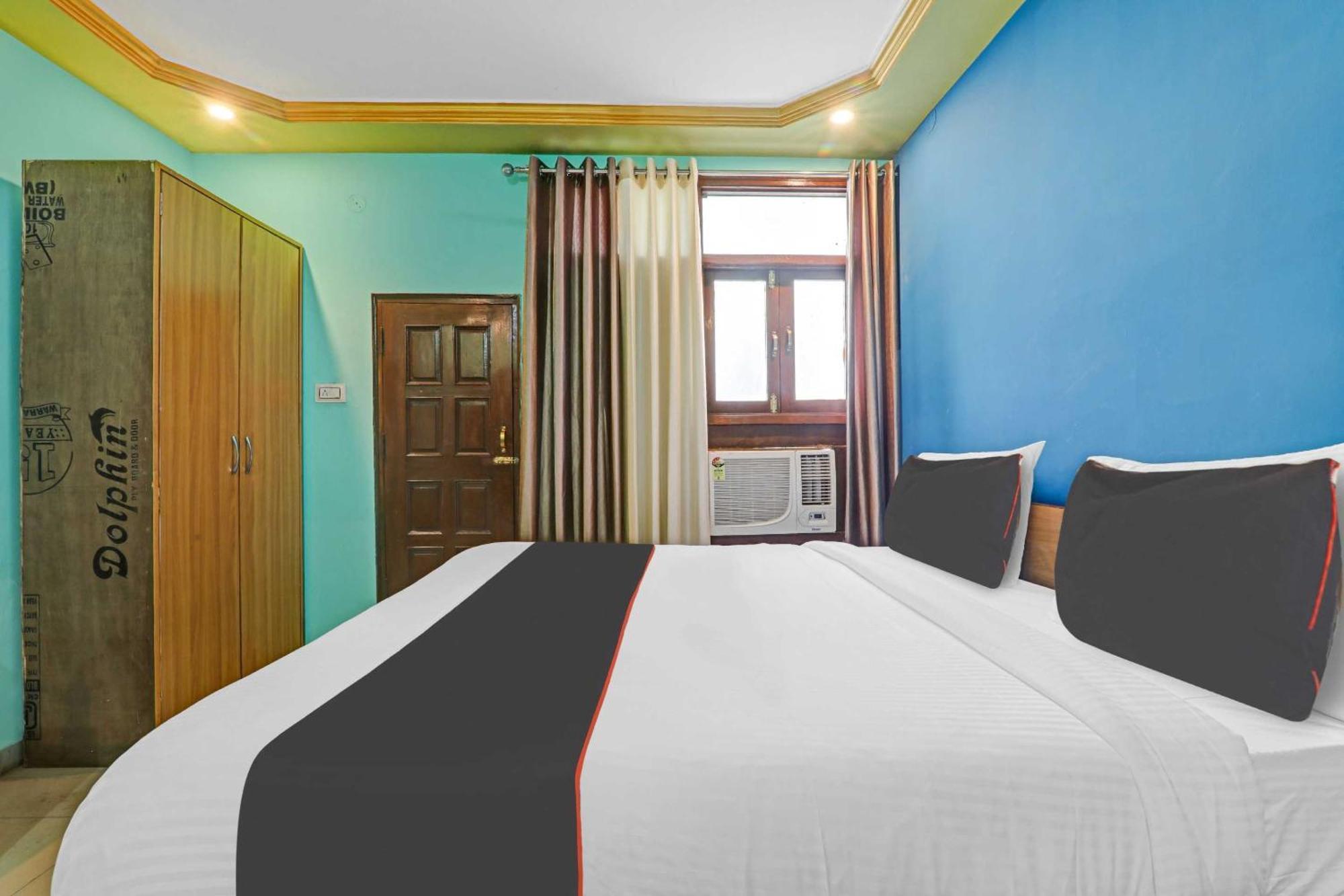 Collection O Premier Near Hazratganj Hotel Lakhnau Kültér fotó