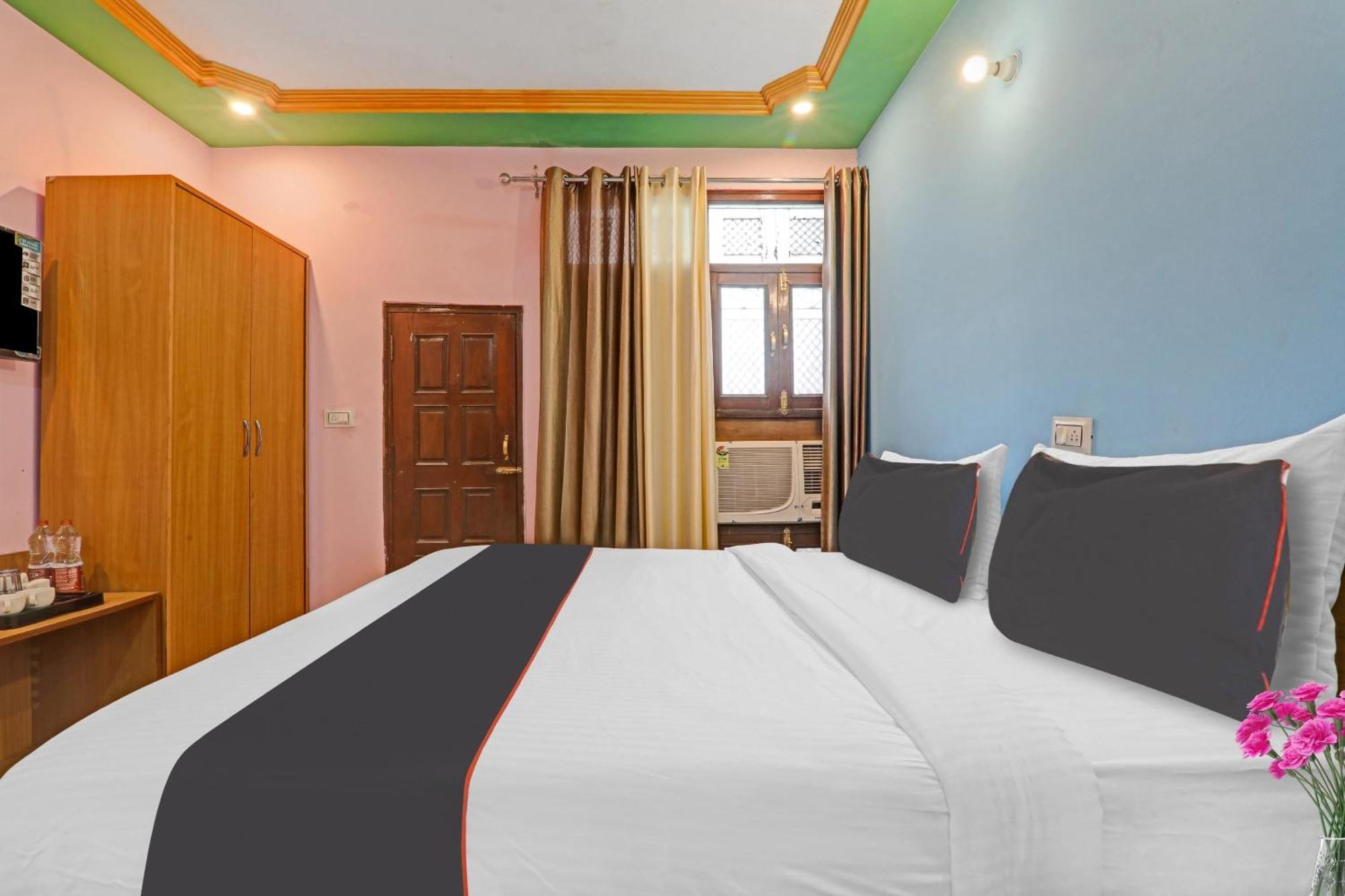 Collection O Premier Near Hazratganj Hotel Lakhnau Kültér fotó